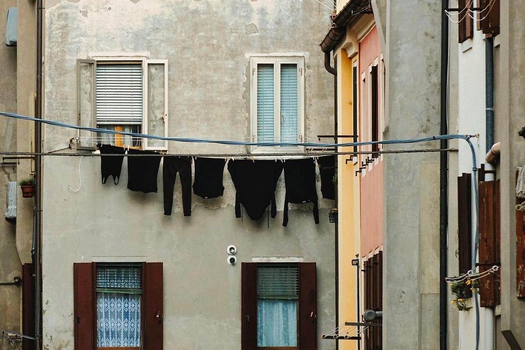 Modular cable management system